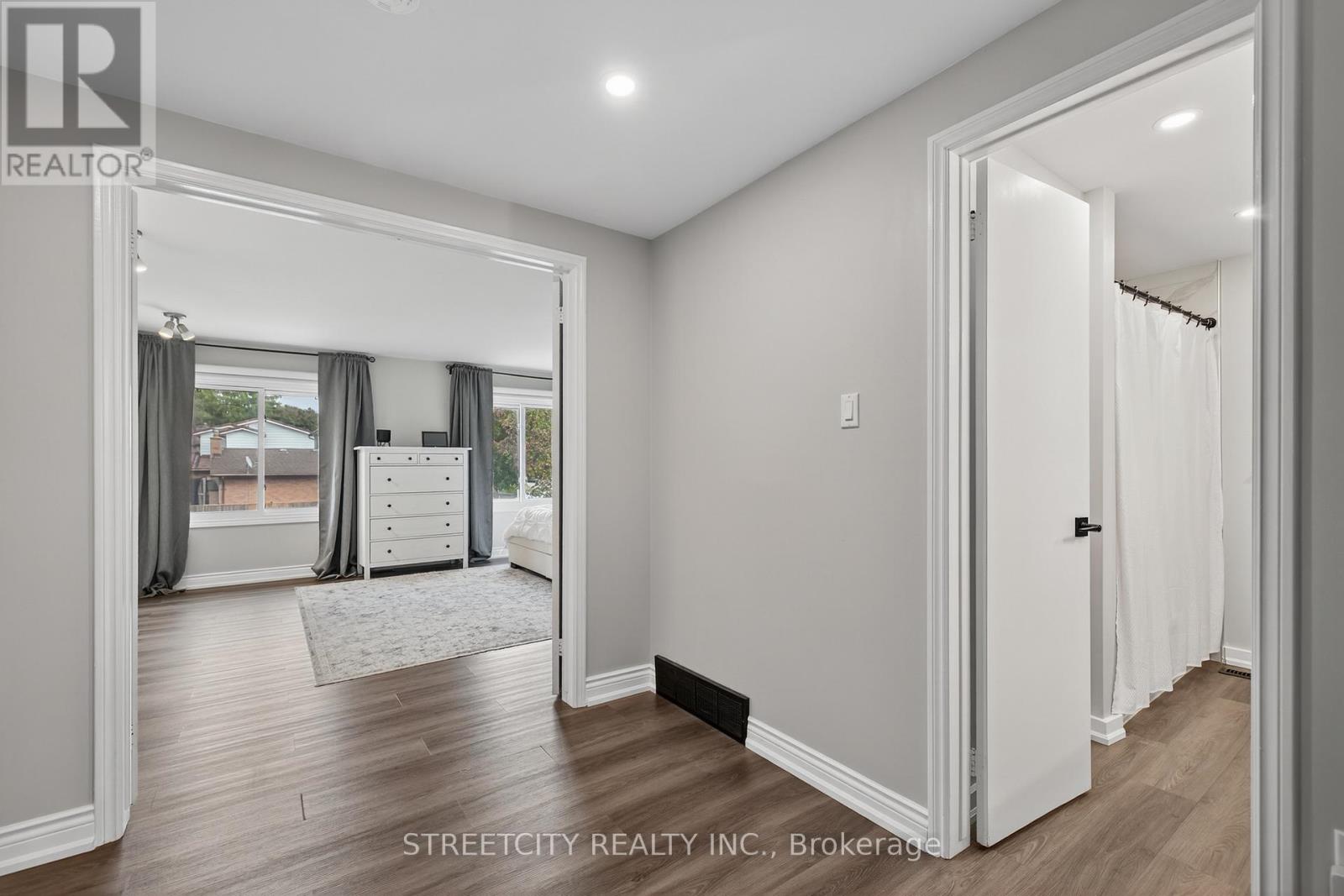 129 Highview Avenue E, London South, Ontario  N6C 5G4 - Photo 30 - X12480616