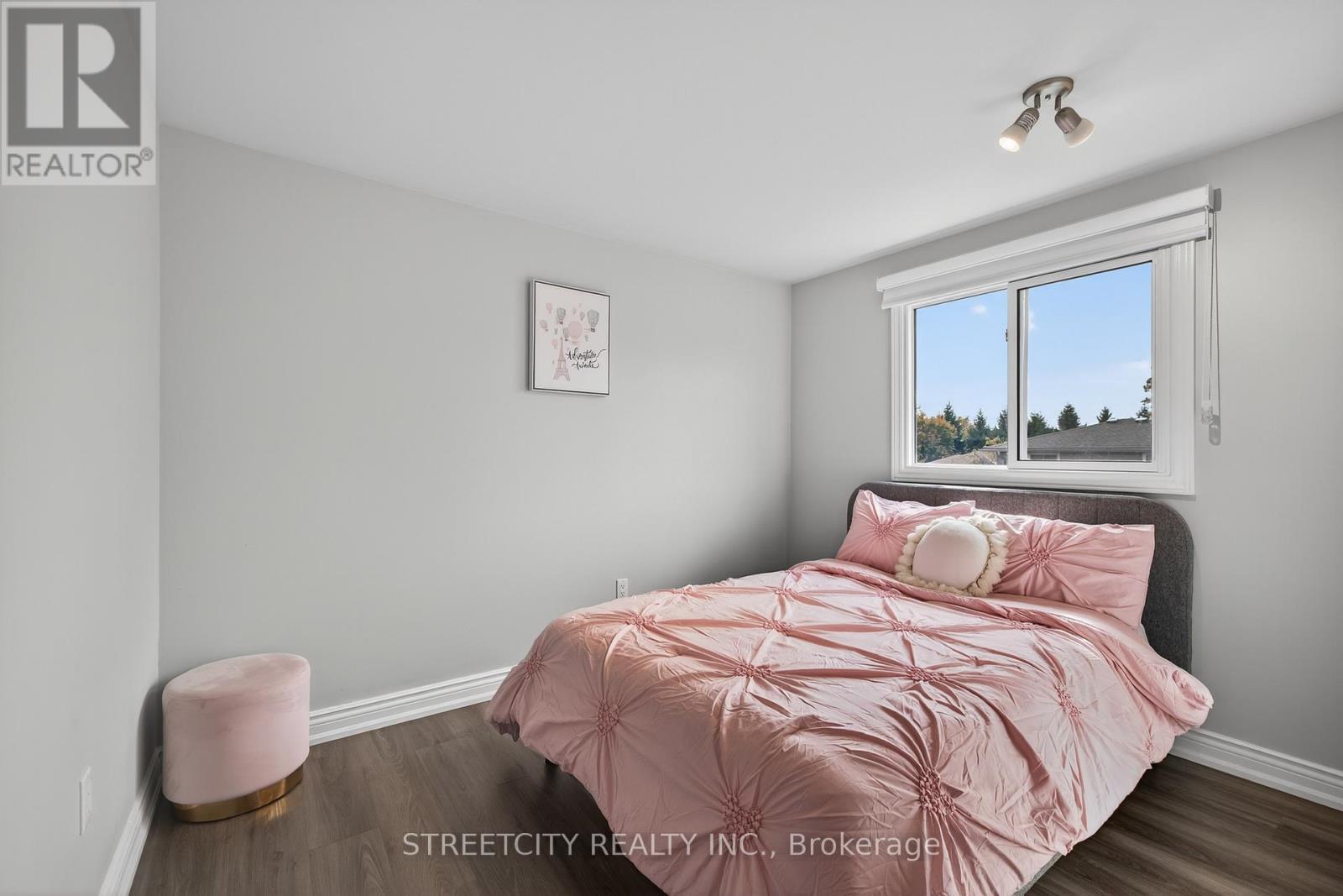 129 Highview Avenue E, London South, Ontario  N6C 5G4 - Photo 33 - X12480616