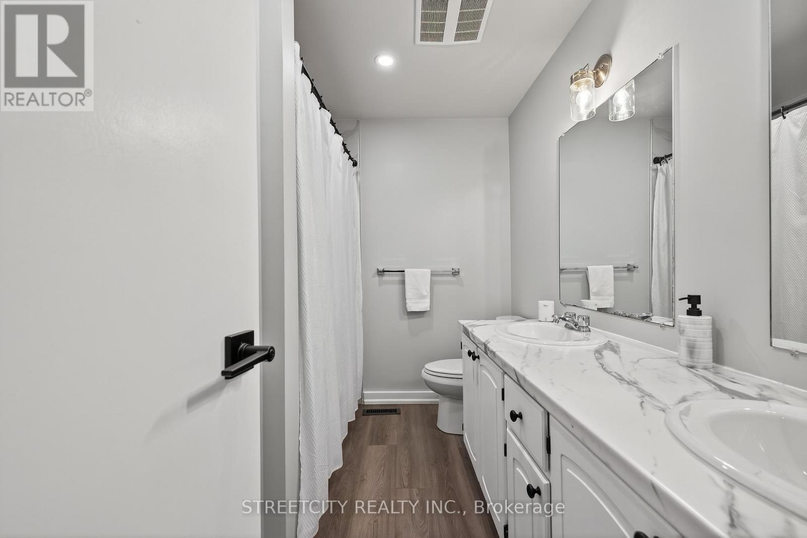 129 Highview Avenue E, London South, Ontario  N6C 5G4 - Photo 35 - X12480616