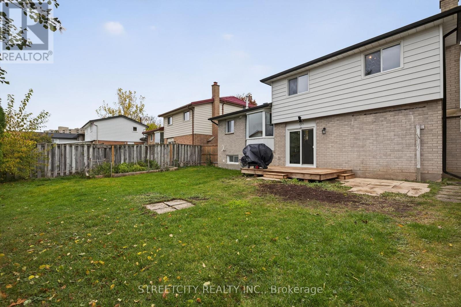 129 Highview Avenue E, London South, Ontario  N6C 5G4 - Photo 41 - X12480616