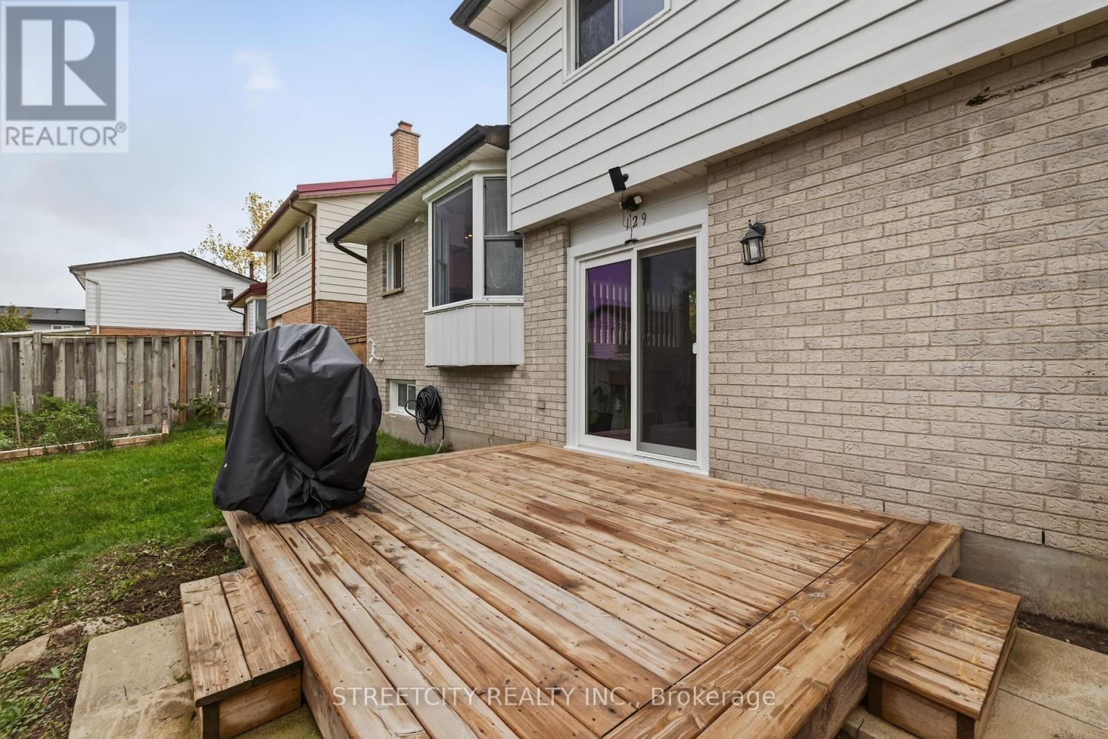 129 Highview Avenue E, London South, Ontario  N6C 5G4 - Photo 45 - X12480616