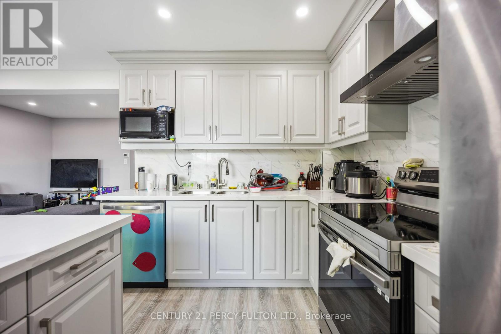 47 Woolenscote Circle, Toronto (West Humber-Clairville), Ontario  M9V 4R6 - Photo 3 - W12021874