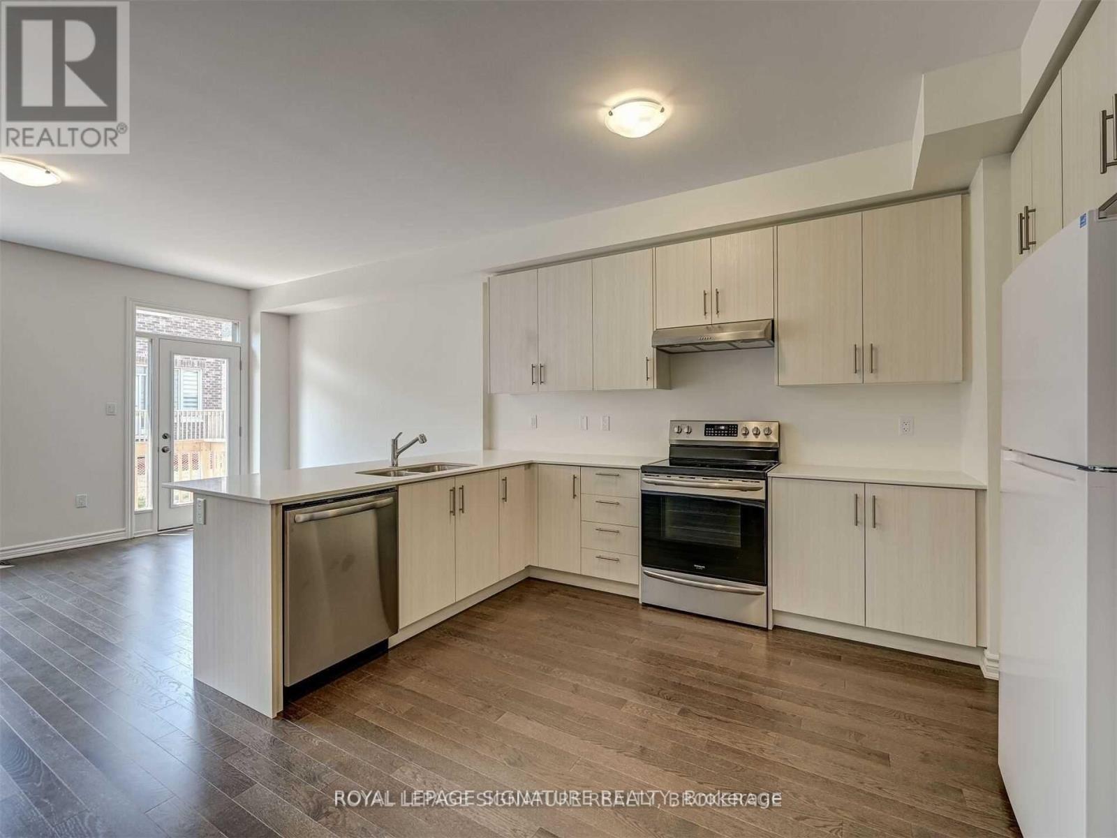 1183 Restivo Lane, Milton (Fo Ford), Ontario  L9T 2X5 - Photo 4 - W12326178