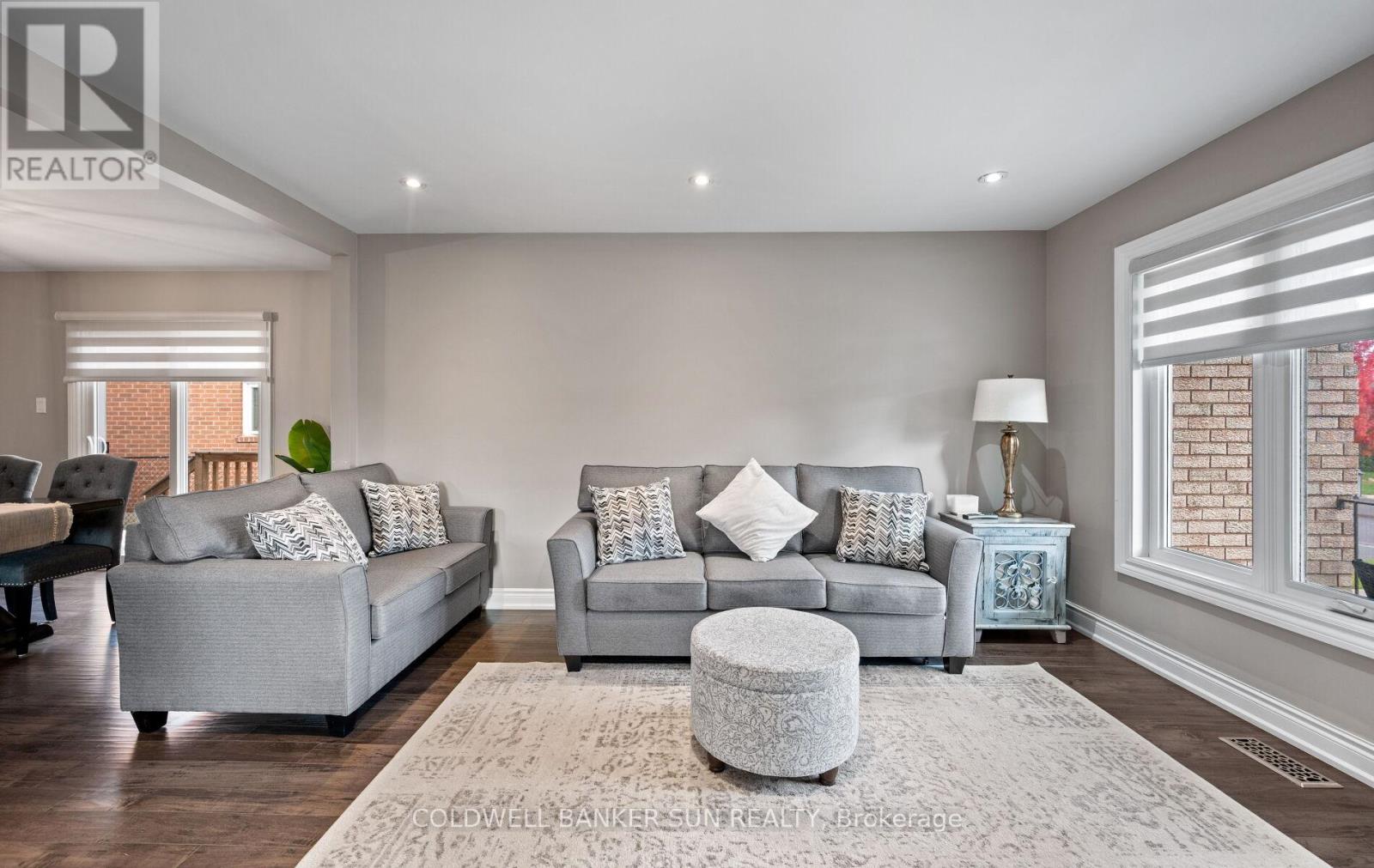 10 Corsham Place, Caledon (Bolton East), Ontario  L7E 1L3 - Photo 10 - W12480125