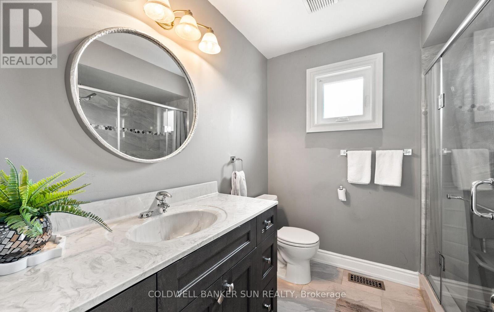 10 Corsham Place, Caledon (Bolton East), Ontario  L7E 1L3 - Photo 35 - W12480125
