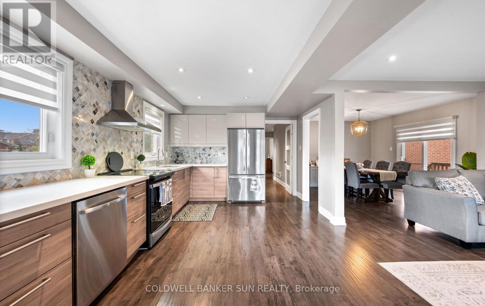 10 Corsham Place, Caledon (Bolton East), Ontario  L7E 1L3 - Photo 9 - W12480125