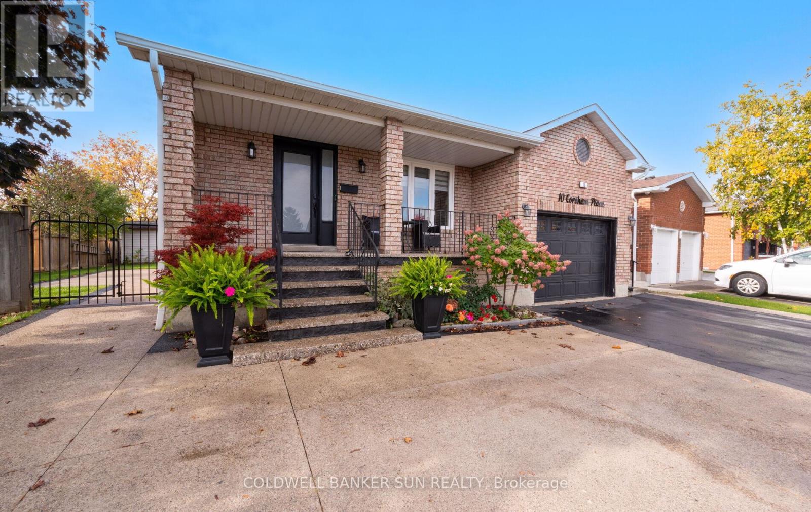 10 Corsham Place, Caledon (Bolton East), Ontario  L7E 1L3 - Photo 6 - W12480125