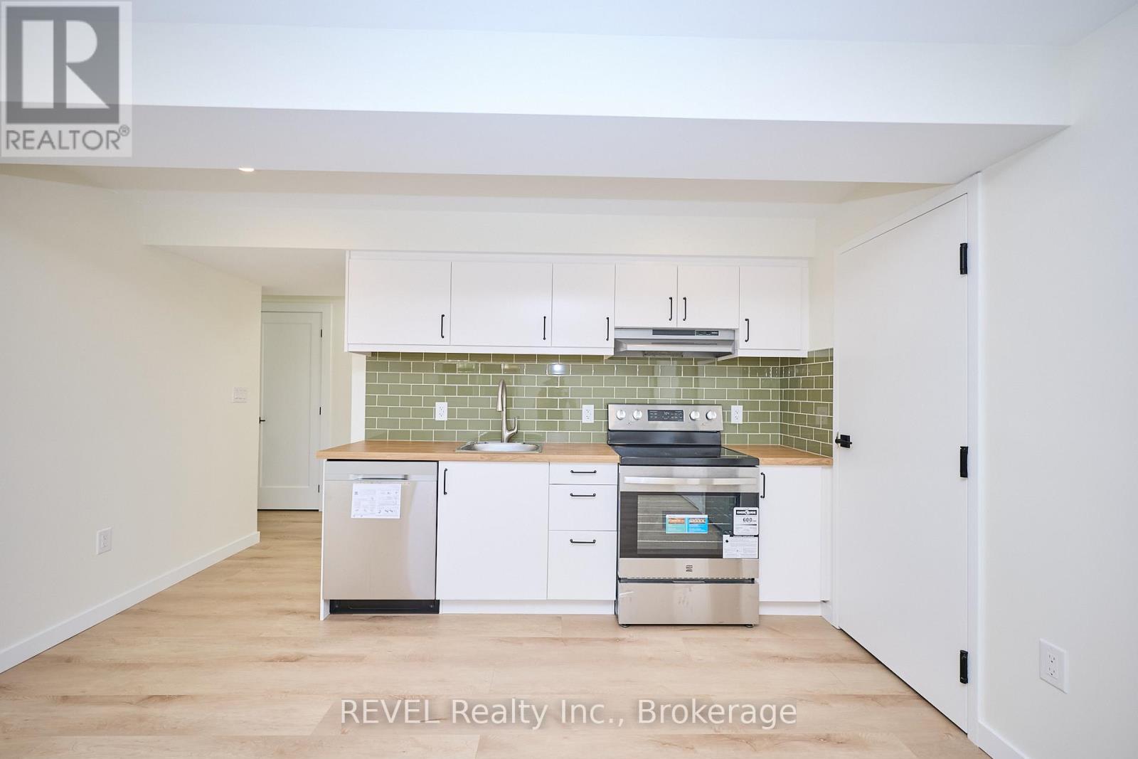 Lower Unit - 4652 Belfast Avenue, Niagara Falls, Ontario  L2E 4G3 - Photo 5 - X12480494