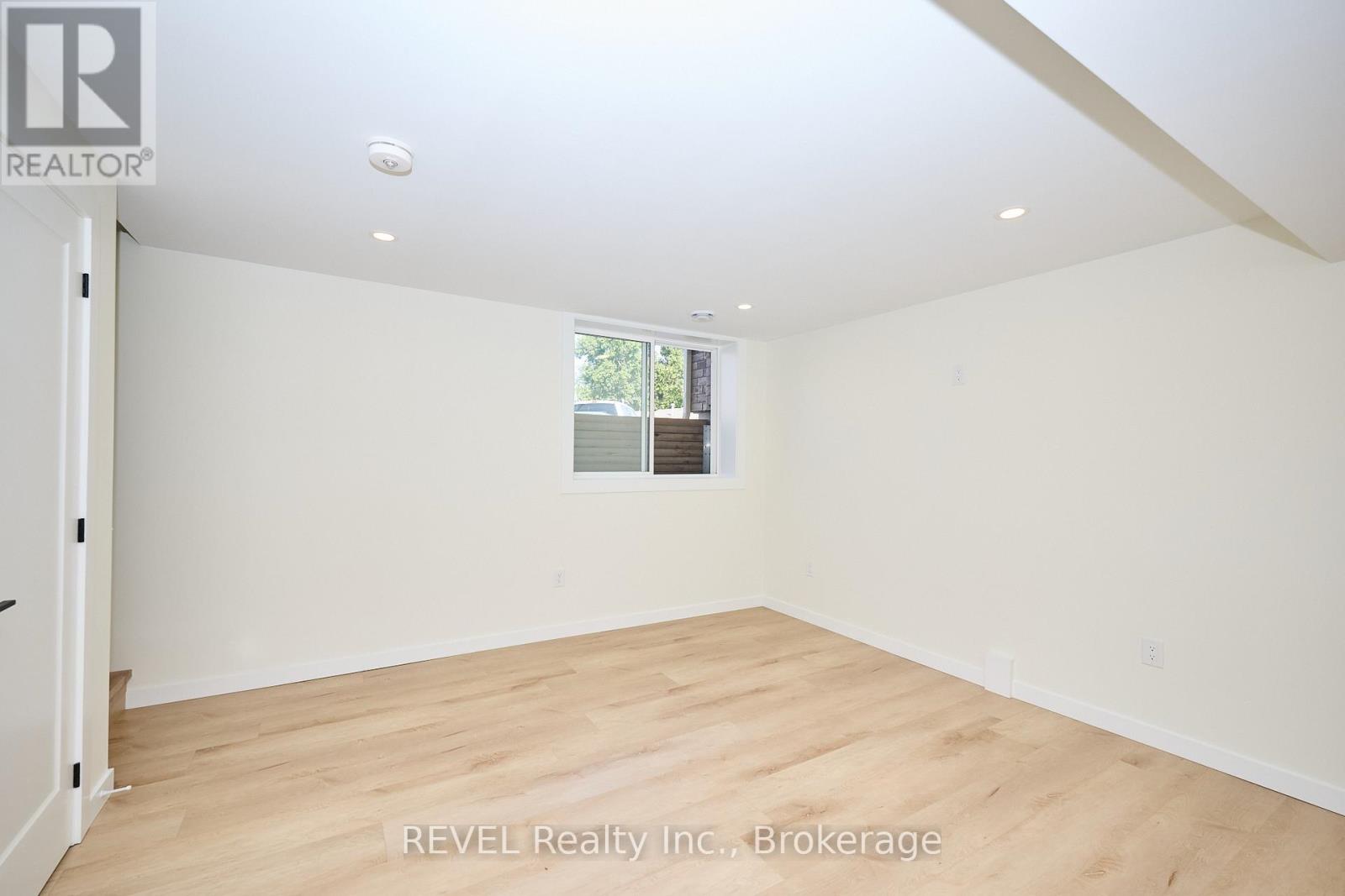 Lower Unit - 4652 Belfast Avenue, Niagara Falls, Ontario  L2E 4G3 - Photo 6 - X12480494