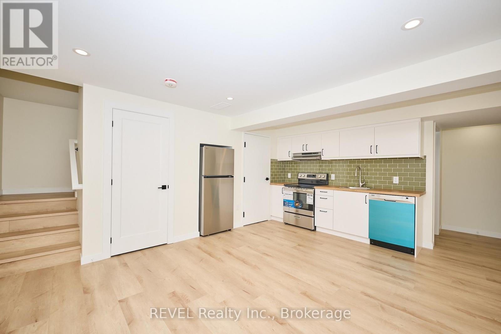 Lower Unit - 4650 Belfast Avenue, Niagara Falls, Ontario  L2E 4G3 - Photo 1 - X12480495