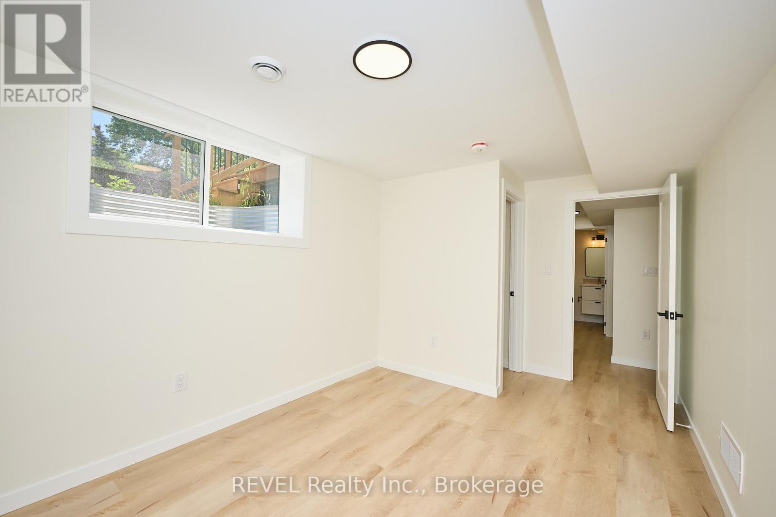 Lower Unit - 4650 Belfast Avenue, Niagara Falls, Ontario  L2E 4G3 - Photo 10 - X12480495