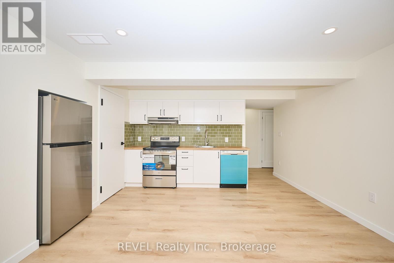 Lower Unit - 4650 Belfast Avenue, Niagara Falls, Ontario  L2E 4G3 - Photo 5 - X12480495