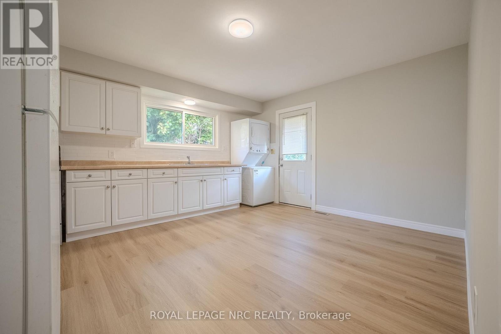 42 Fawell Avenue, St. Catharines, Ontario  L2S 2V6 - Photo 6 - X12480526