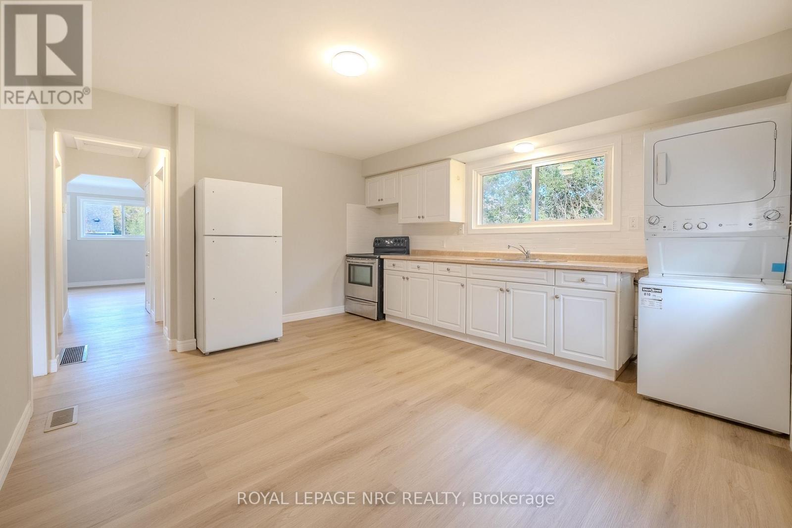 42 Fawell Avenue, St. Catharines, Ontario  L2S 2V6 - Photo 7 - X12480526