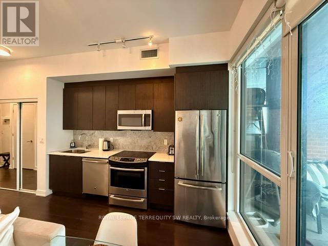 208 - 50 Bruyeres Mews, Toronto, Ontario  M5V 0H8 - Photo 3 - C12480430