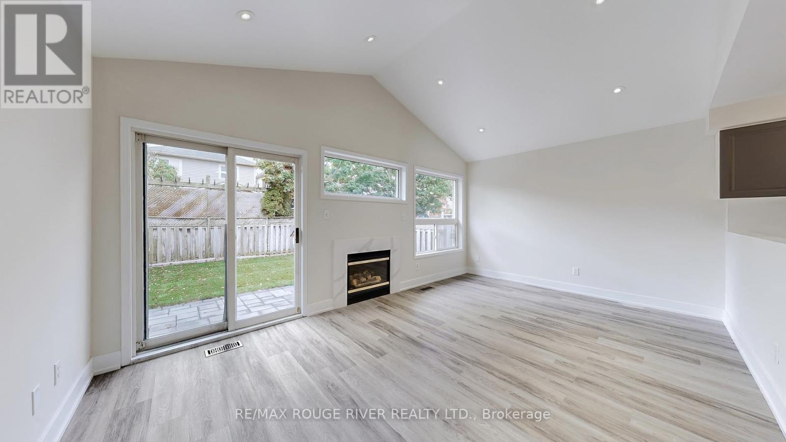 6 Hibbard Drive, Ajax, Ontario  L1Z 1J7 - Photo 11 - E12480473