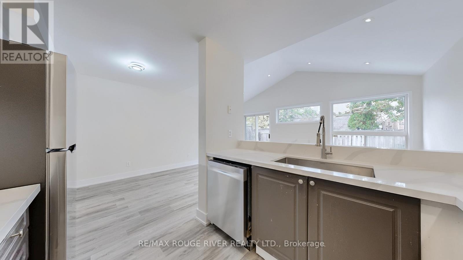 6 Hibbard Drive, Ajax, Ontario  L1Z 1J7 - Photo 19 - E12480473