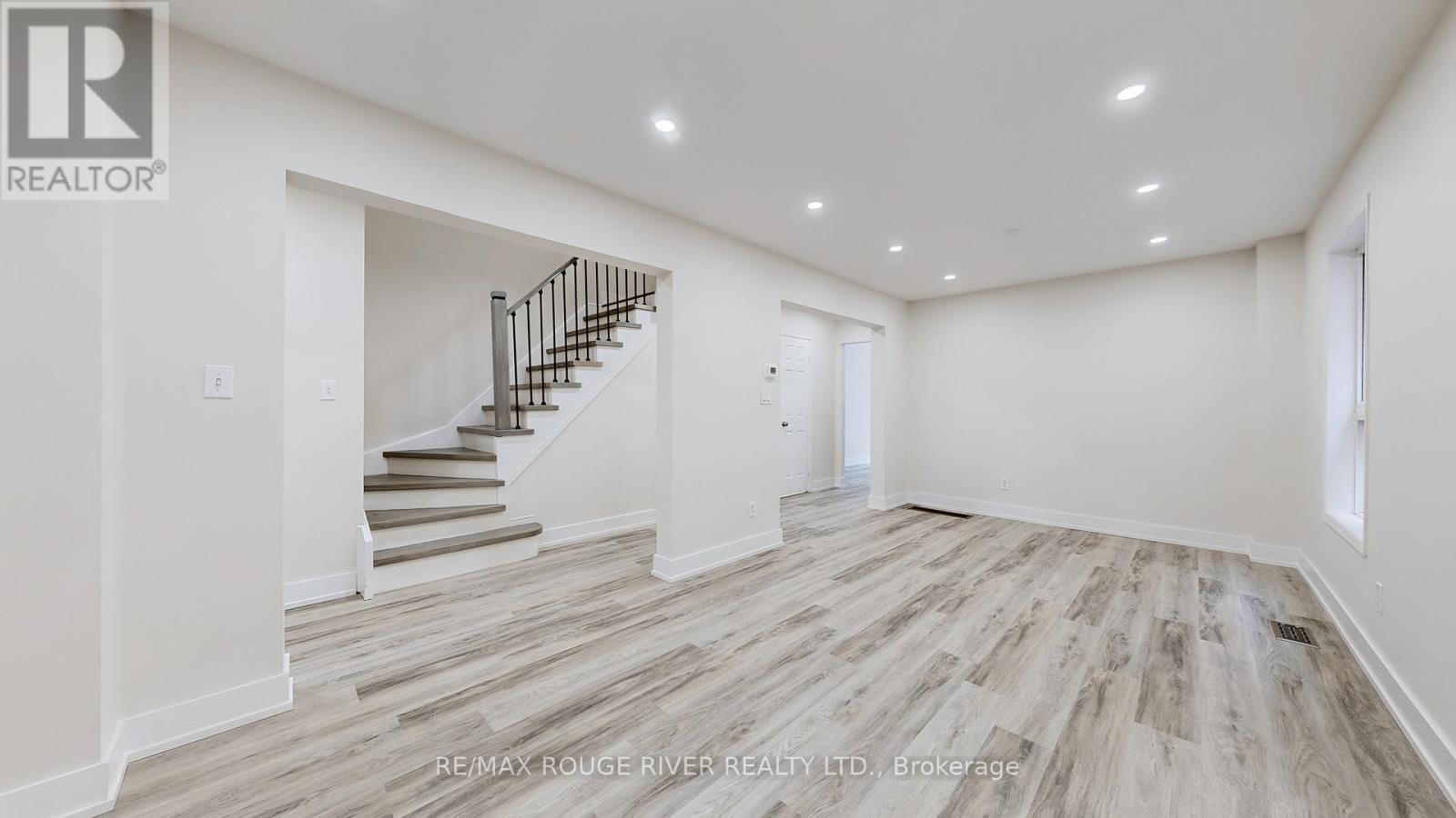 6 Hibbard Drive, Ajax, Ontario  L1Z 1J7 - Photo 8 - E12480473