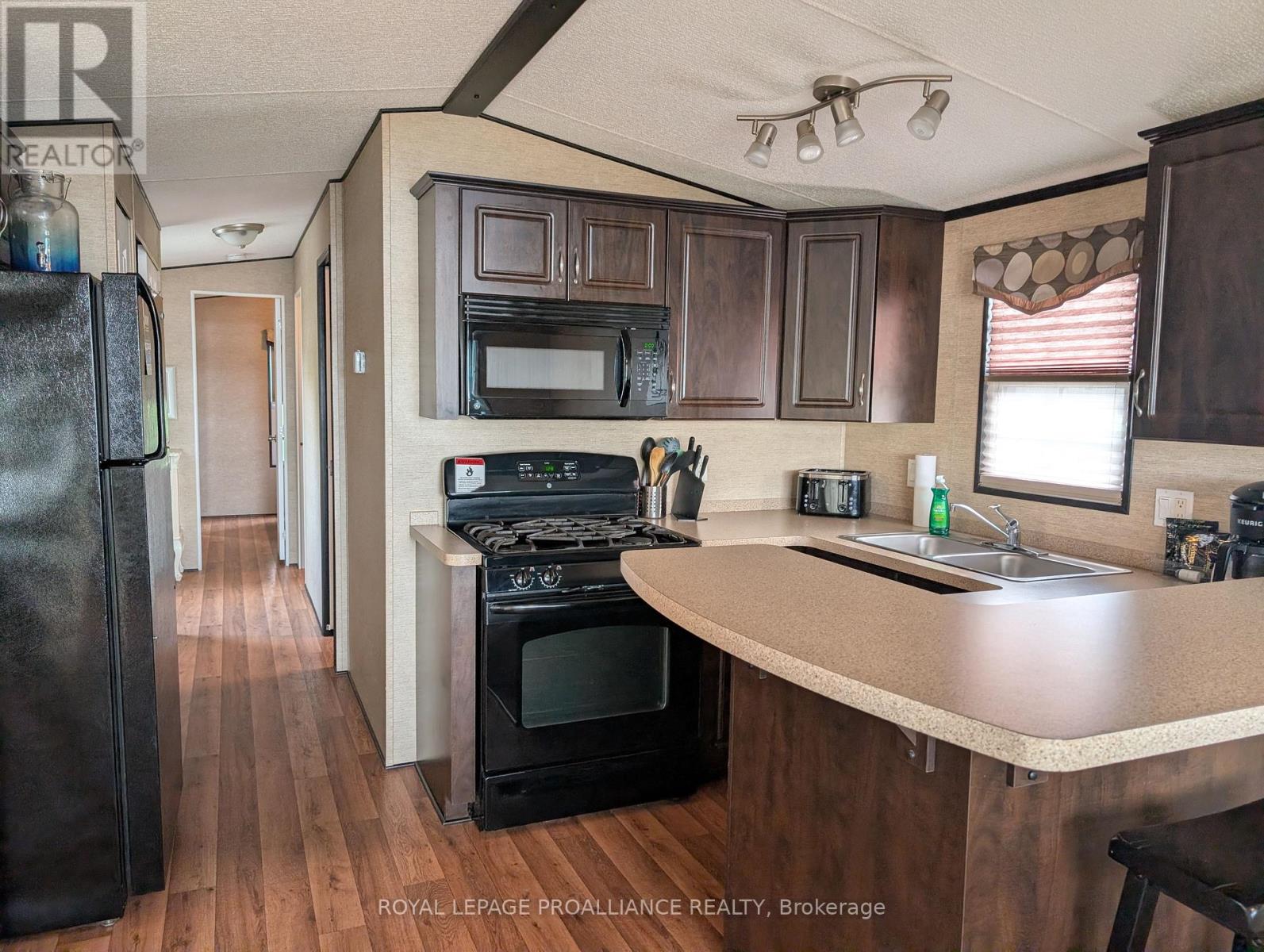 486 Cty Rd 18- 7 Beachview Lane, Prince Edward County (Athol Ward), Ontario  K0K 1P0 - Photo 10 - X12480506