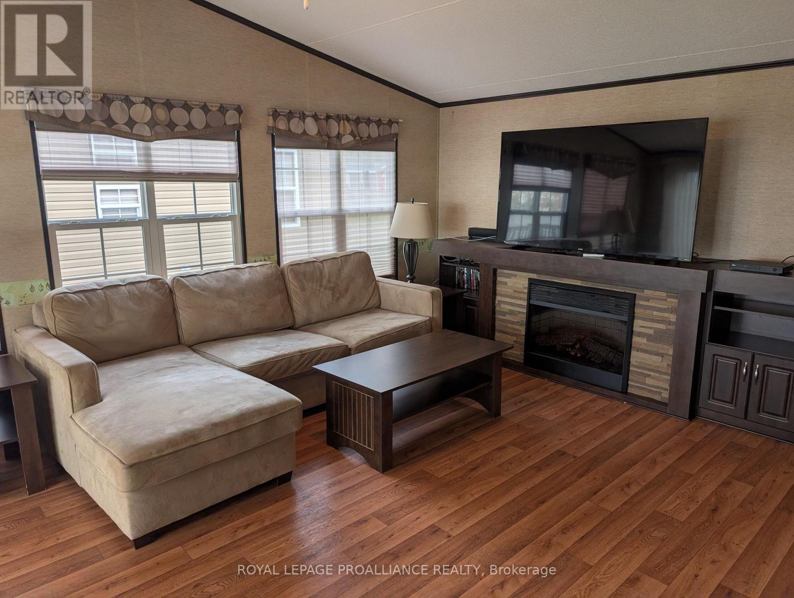 486 Cty Rd 18- 7 Beachview Lane, Prince Edward County (Athol Ward), Ontario  K0K 1P0 - Photo 4 - X12480506