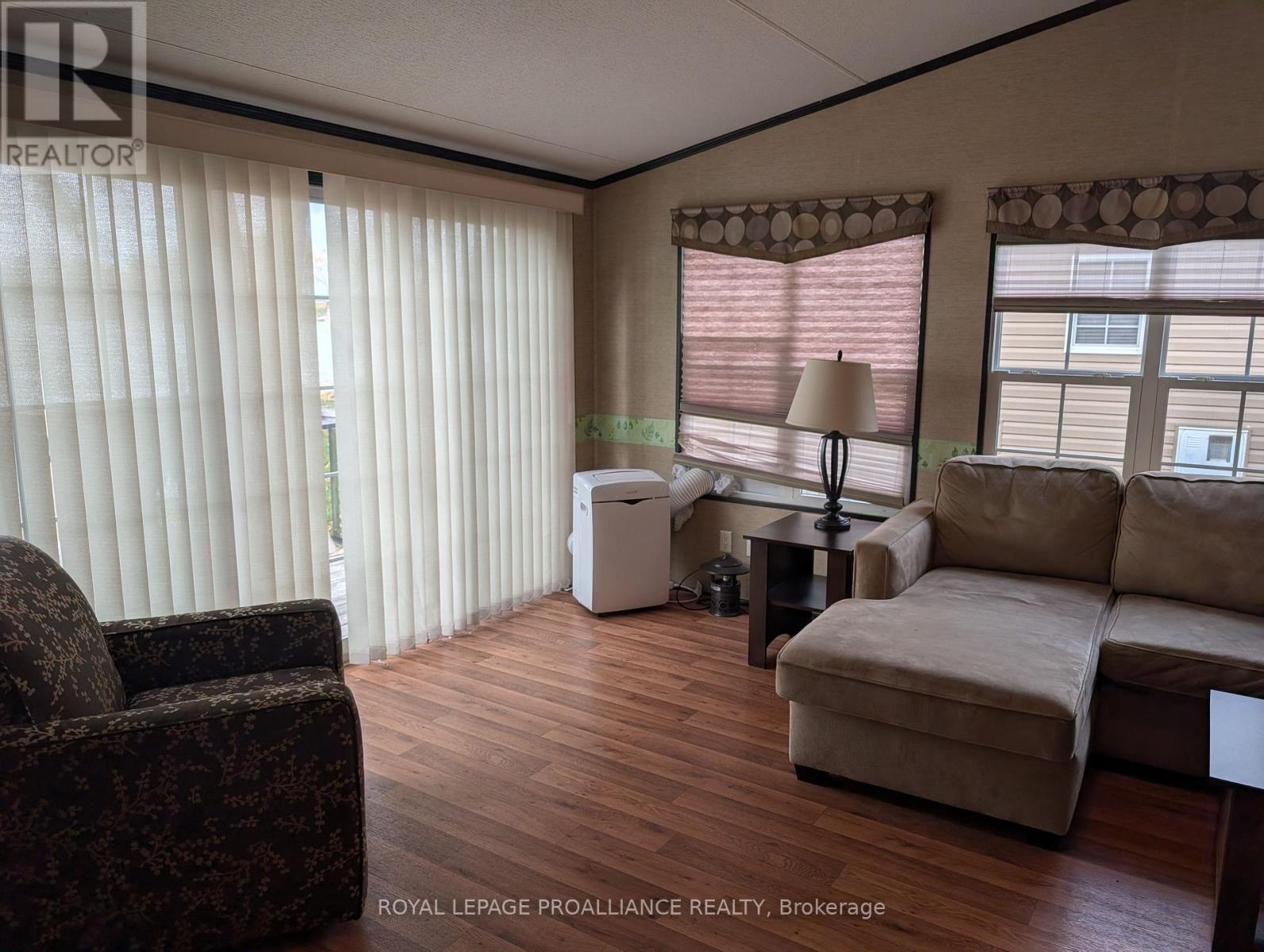 486 Cty Rd 18- 7 Beachview Lane, Prince Edward County (Athol Ward), Ontario  K0K 1P0 - Photo 5 - X12480506