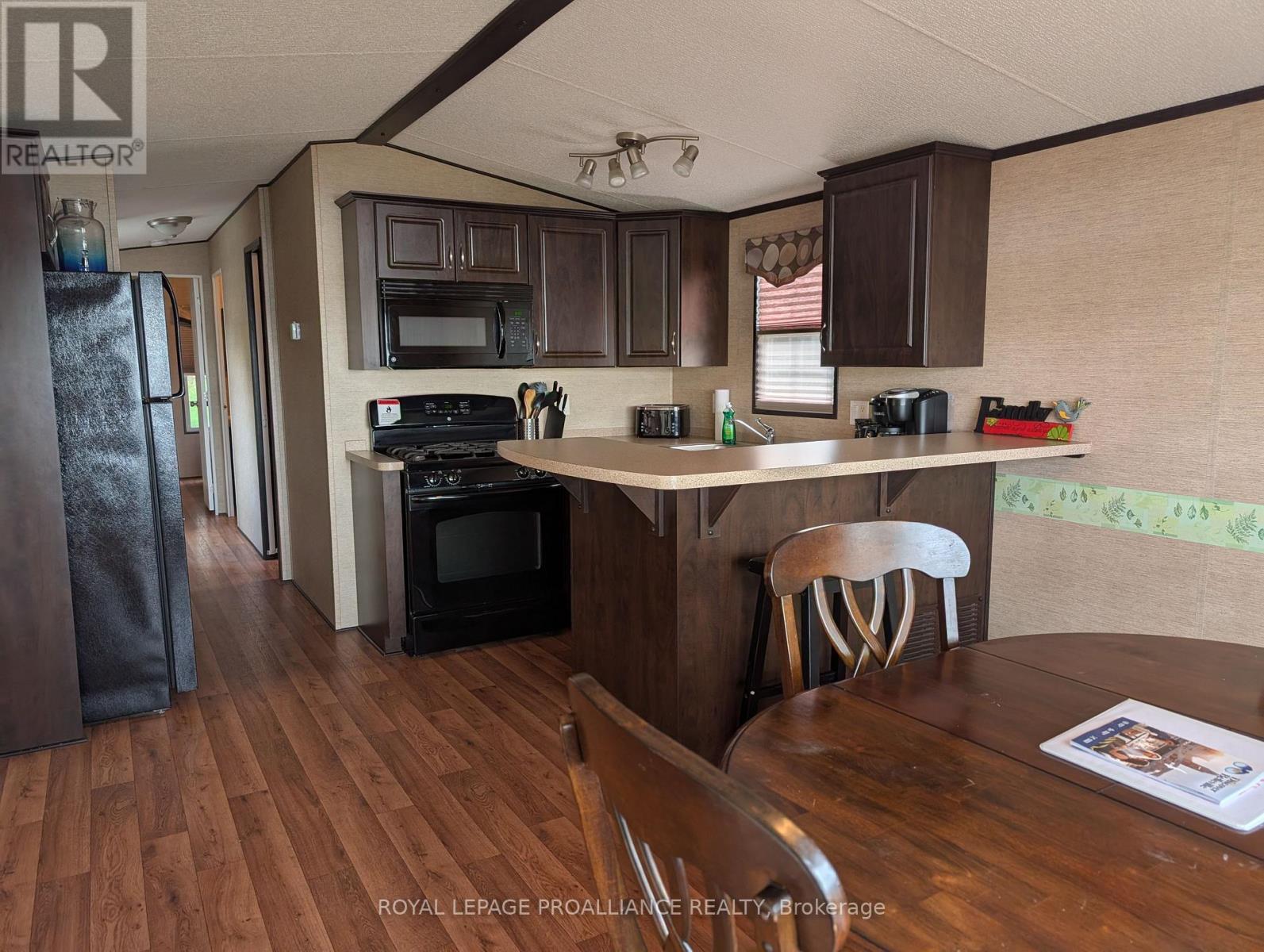 486 Cty Rd 18- 7 Beachview Lane, Prince Edward County (Athol Ward), Ontario  K0K 1P0 - Photo 9 - X12480506