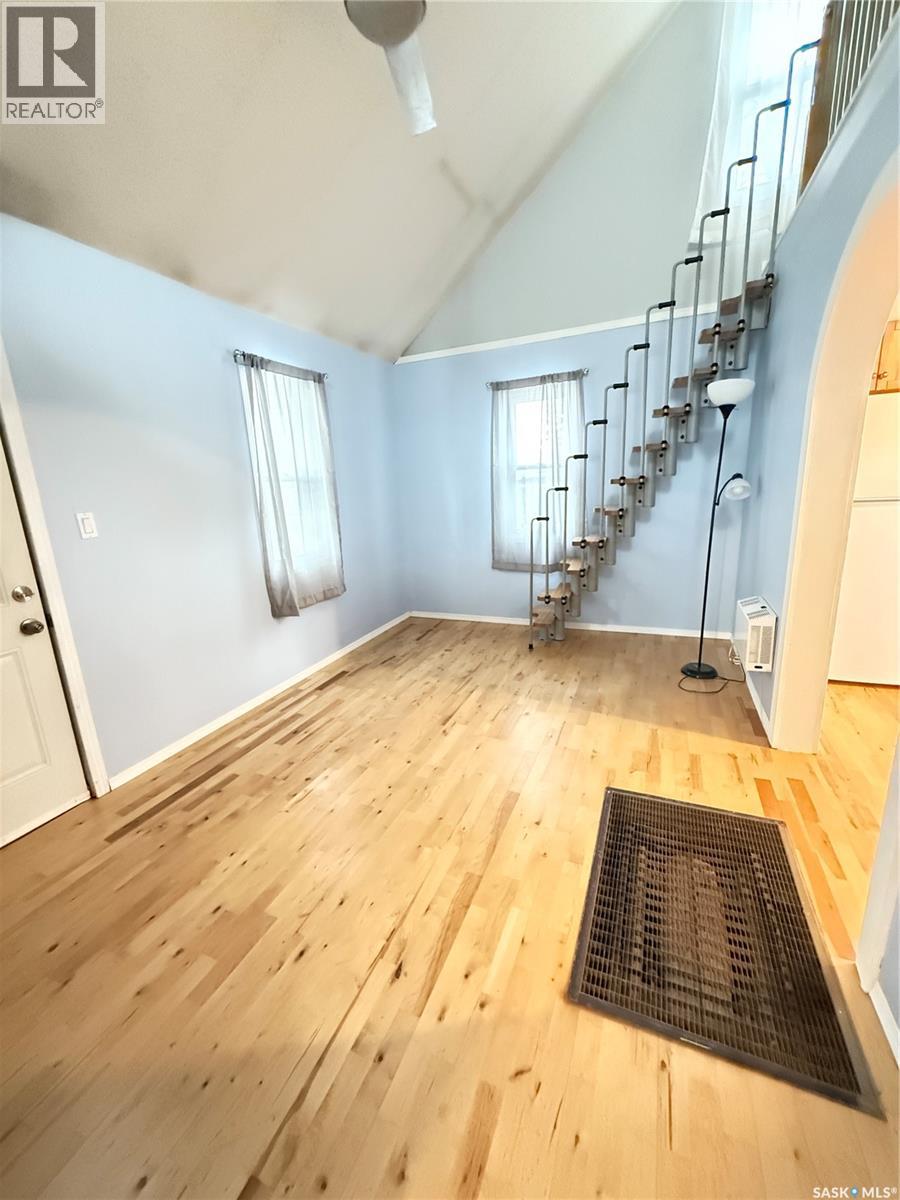 108 4th Avenue Se, Weyburn, Saskatchewan  S4H 1X6 - Photo 15 - SK003399