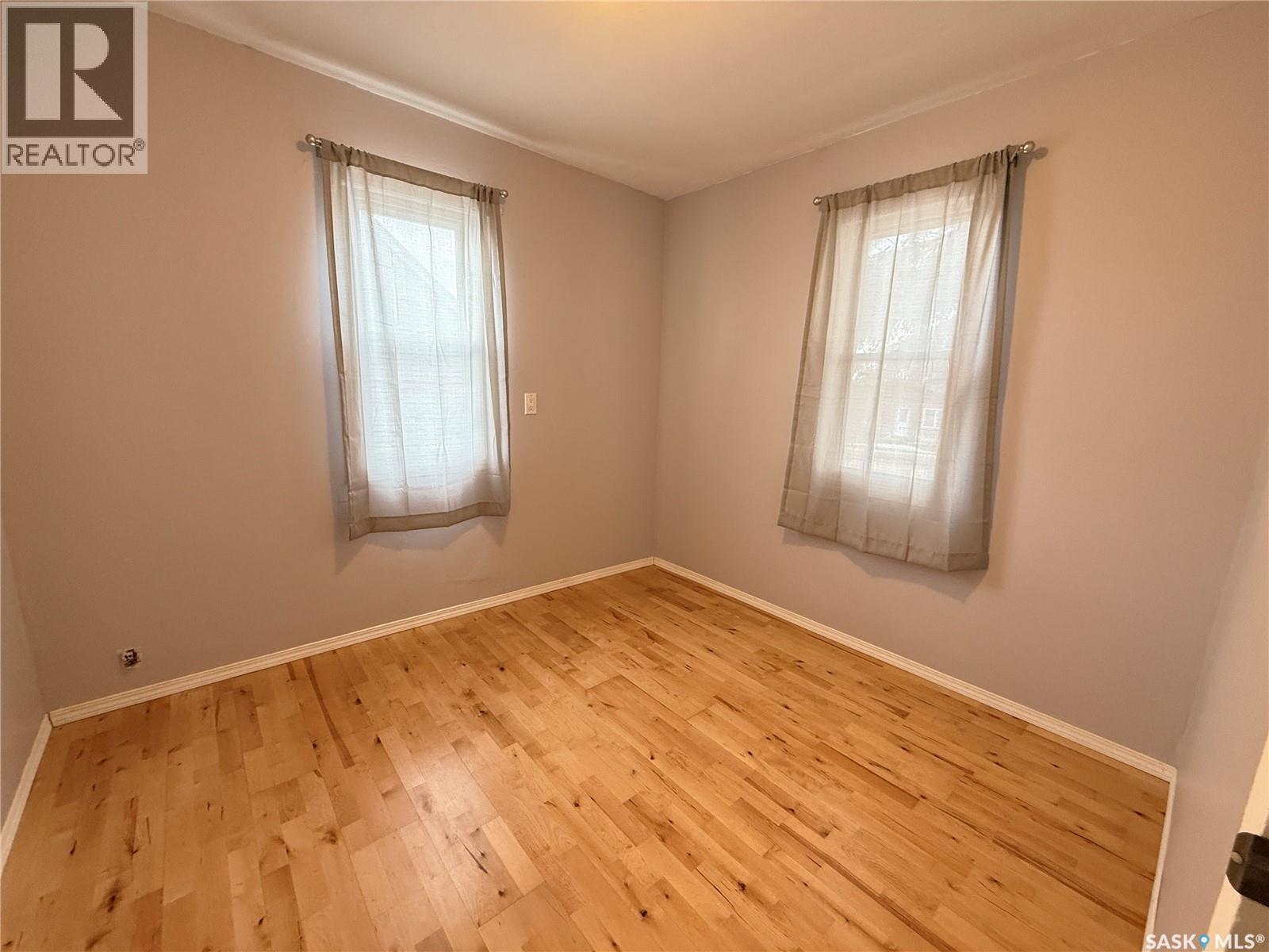 108 4th Avenue Se, Weyburn, Saskatchewan  S4H 1X6 - Photo 13 - SK003399