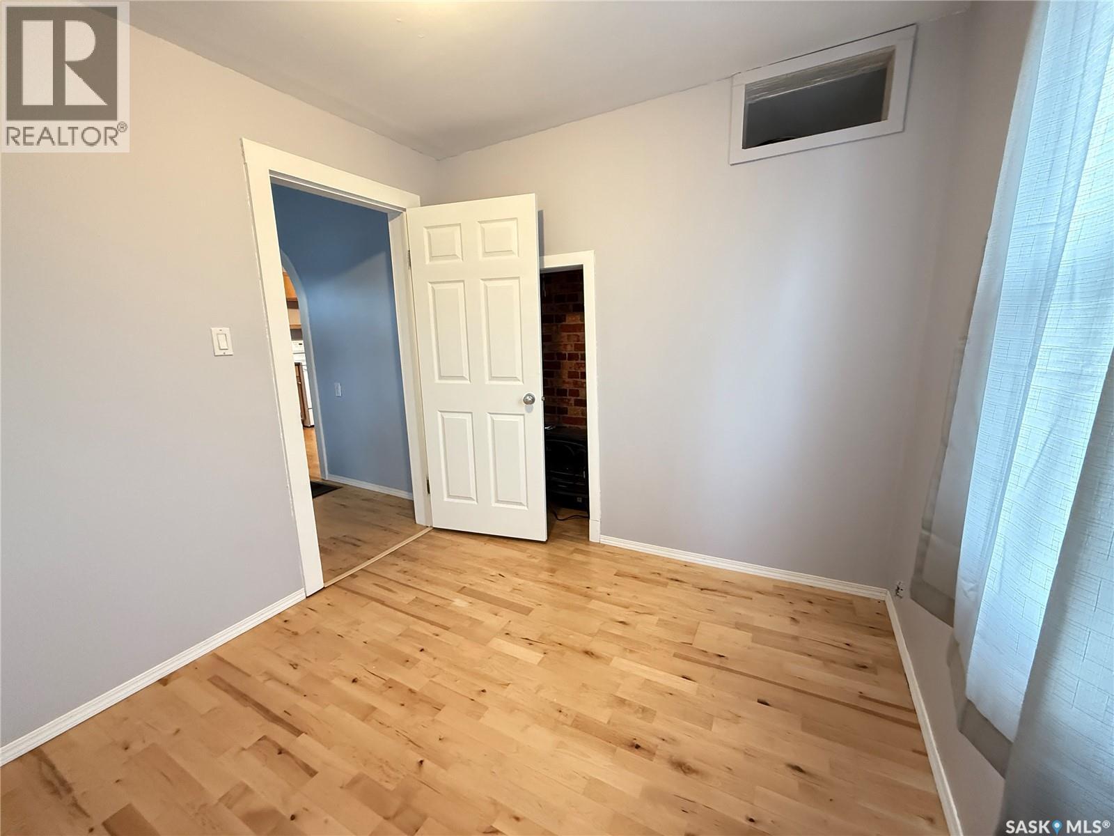 108 4th Avenue Se, Weyburn, Saskatchewan  S4H 1X6 - Photo 14 - SK003399