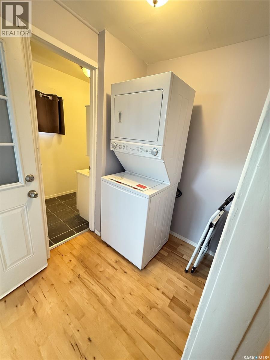 108 4th Avenue Se, Weyburn, Saskatchewan  S4H 1X6 - Photo 8 - SK003399