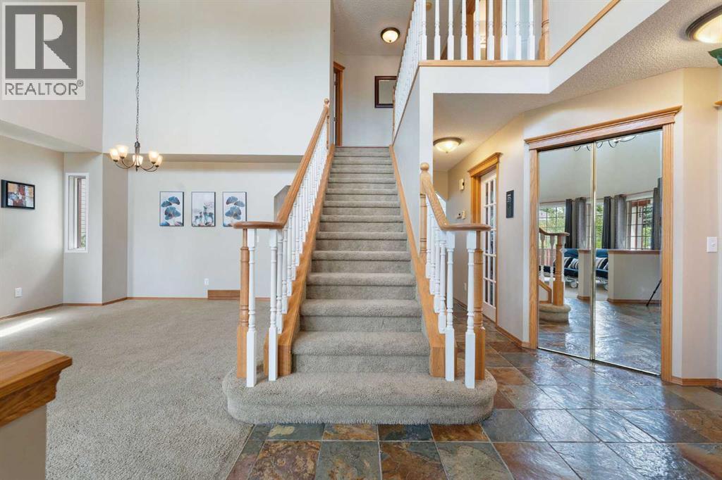 9 Valley Meadow Close Nw, Calgary, Alberta  T3B 5M1 - Photo 13 - A2250641