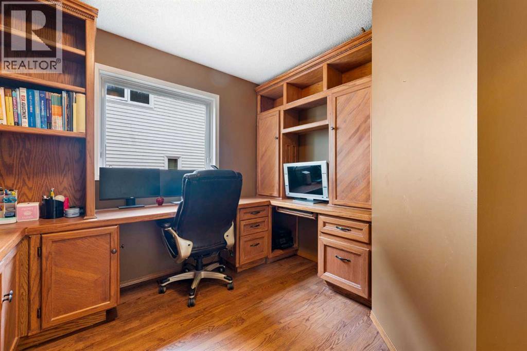 9 Valley Meadow Close Nw, Calgary, Alberta  T3B 5M1 - Photo 30 - A2250641