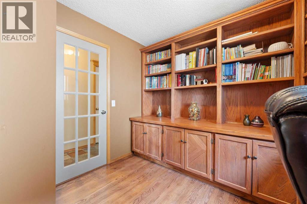 9 Valley Meadow Close Nw, Calgary, Alberta  T3B 5M1 - Photo 32 - A2250641
