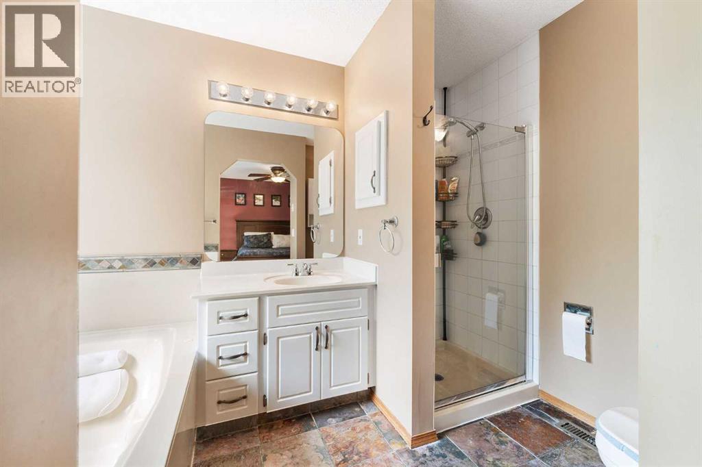 9 Valley Meadow Close Nw, Calgary, Alberta  T3B 5M1 - Photo 39 - A2250641