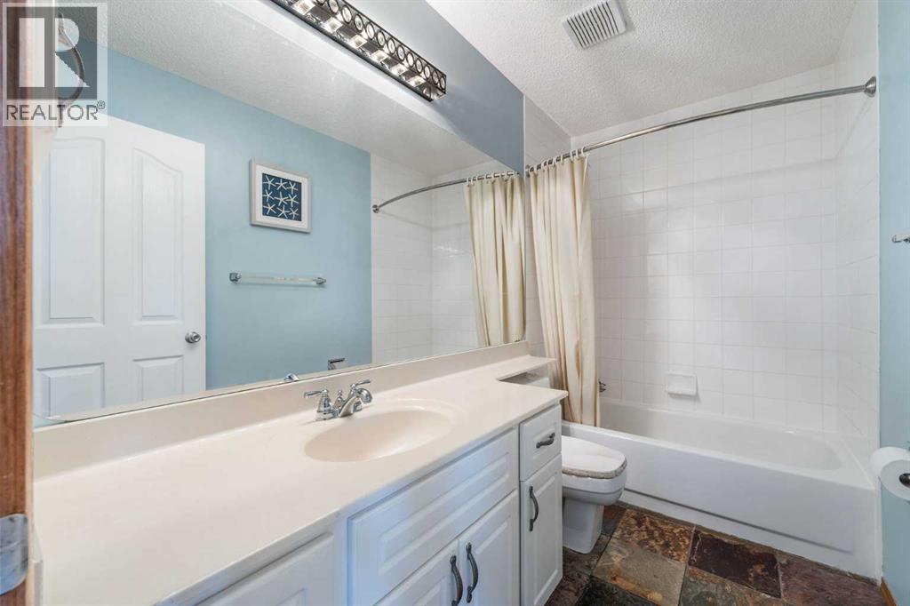 9 Valley Meadow Close Nw, Calgary, Alberta  T3B 5M1 - Photo 42 - A2250641