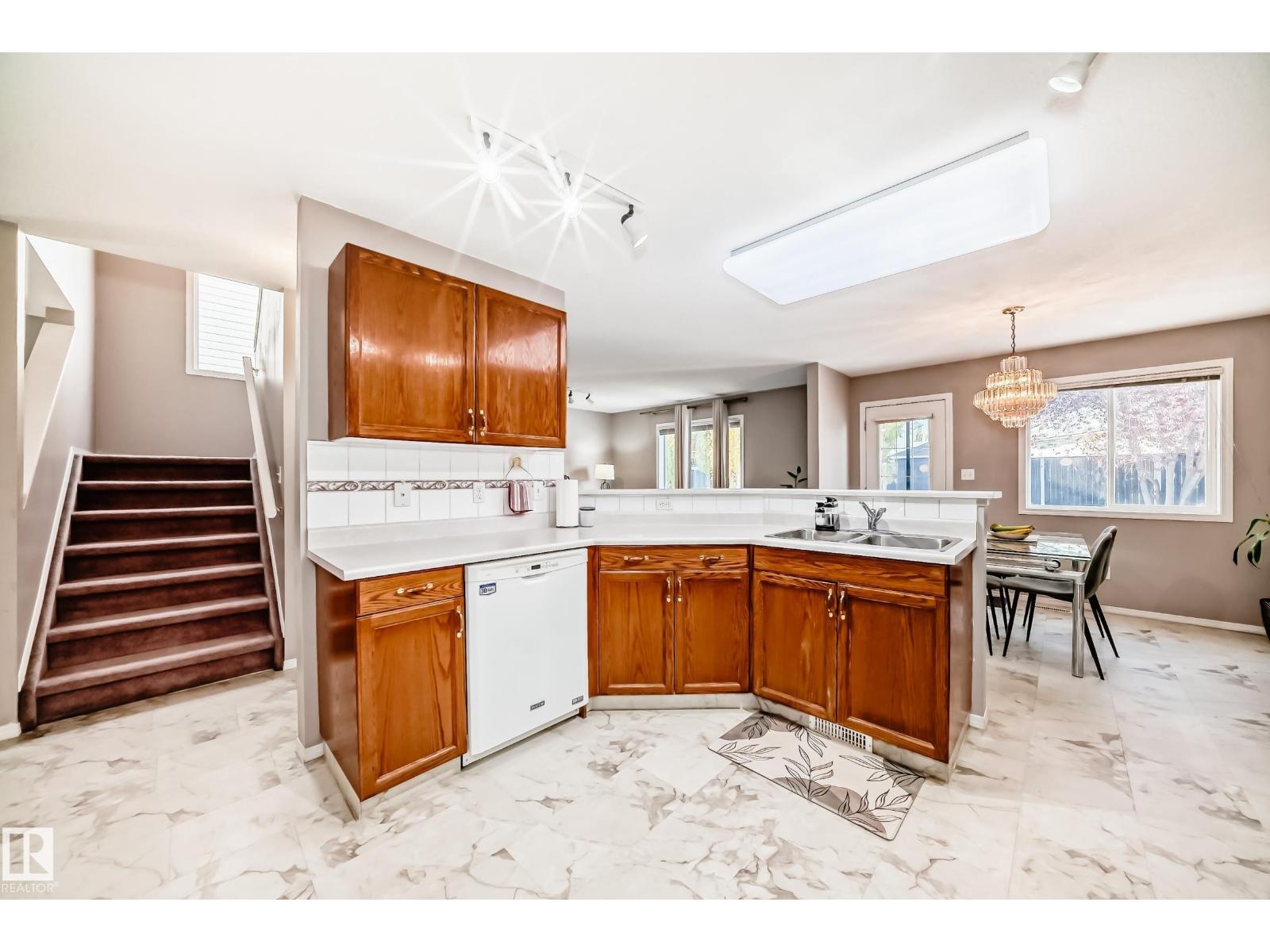 712 Balfour Cl Nw, Edmonton, Alberta  T5T 6H7 - Photo 15 - E4463364