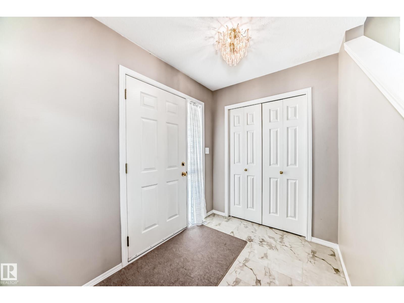 712 Balfour Cl Nw, Edmonton, Alberta  T5T 6H7 - Photo 2 - E4463364