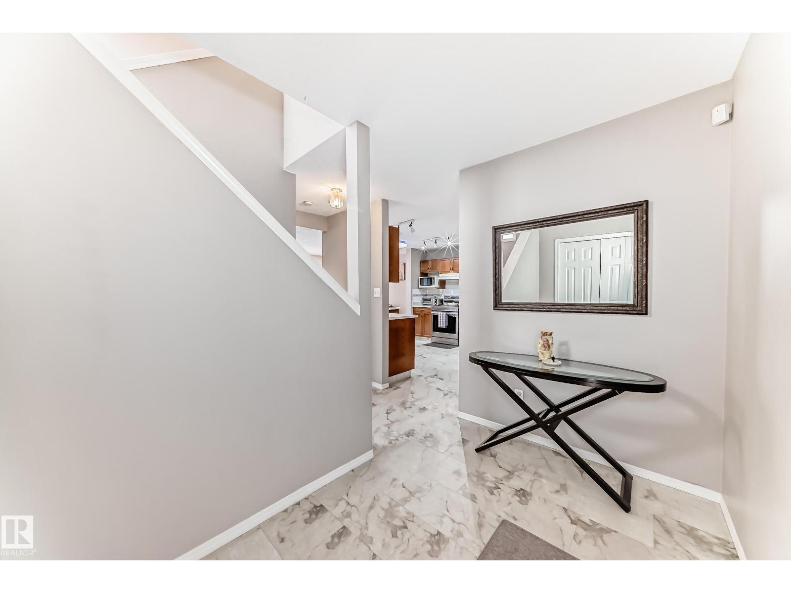 712 Balfour Cl Nw, Edmonton, Alberta  T5T 6H7 - Photo 3 - E4463364