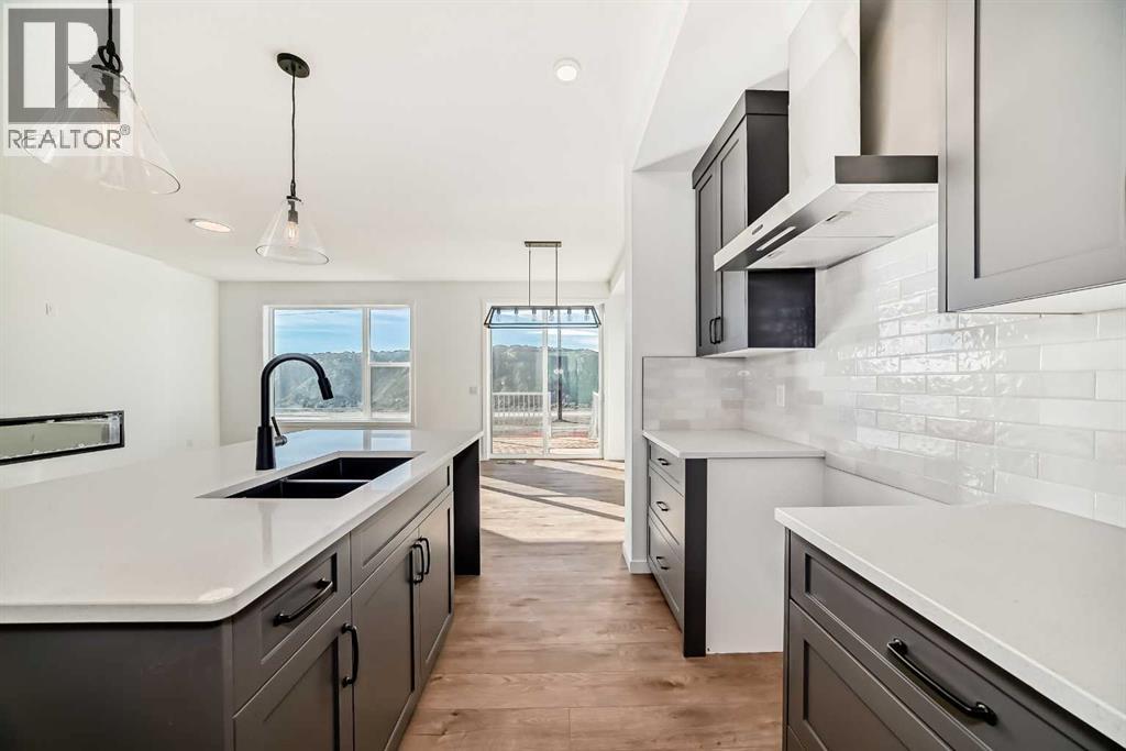 40 Southborough Common, Cochrane, Alberta  T4C 3L9 - Photo 8 - A2265504