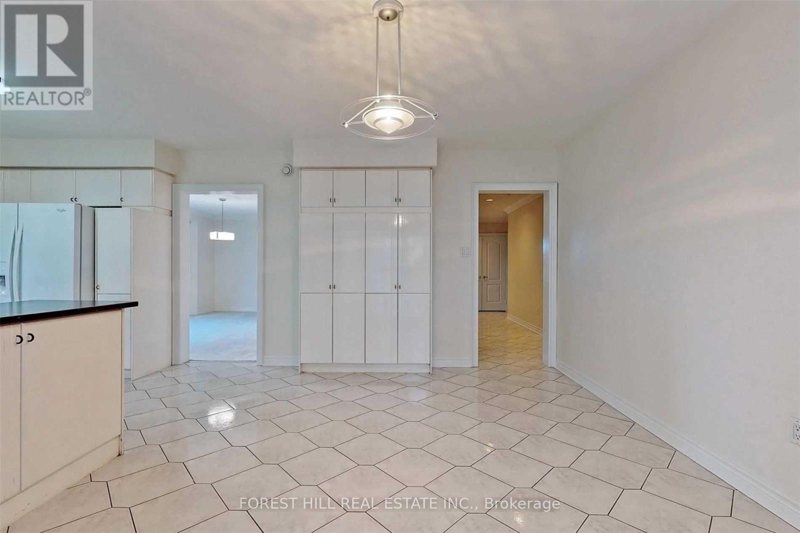 24 Green Ash Crescent, Richmond Hill, Ontario  L4B 3S1 - Photo 7 - N12480476