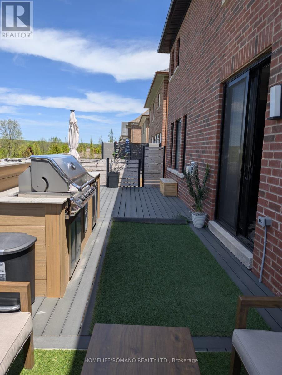 Main &  2nd - 6 Bluff Trail, King, Ontario  L7B 0A2 - Photo 11 - N12480484