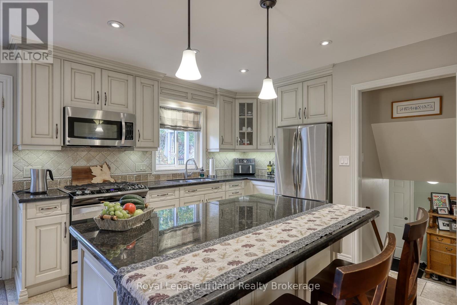 386 Sales Drive, Woodstock, Ontario  N4S 8K3 - Photo 10 - X12480521