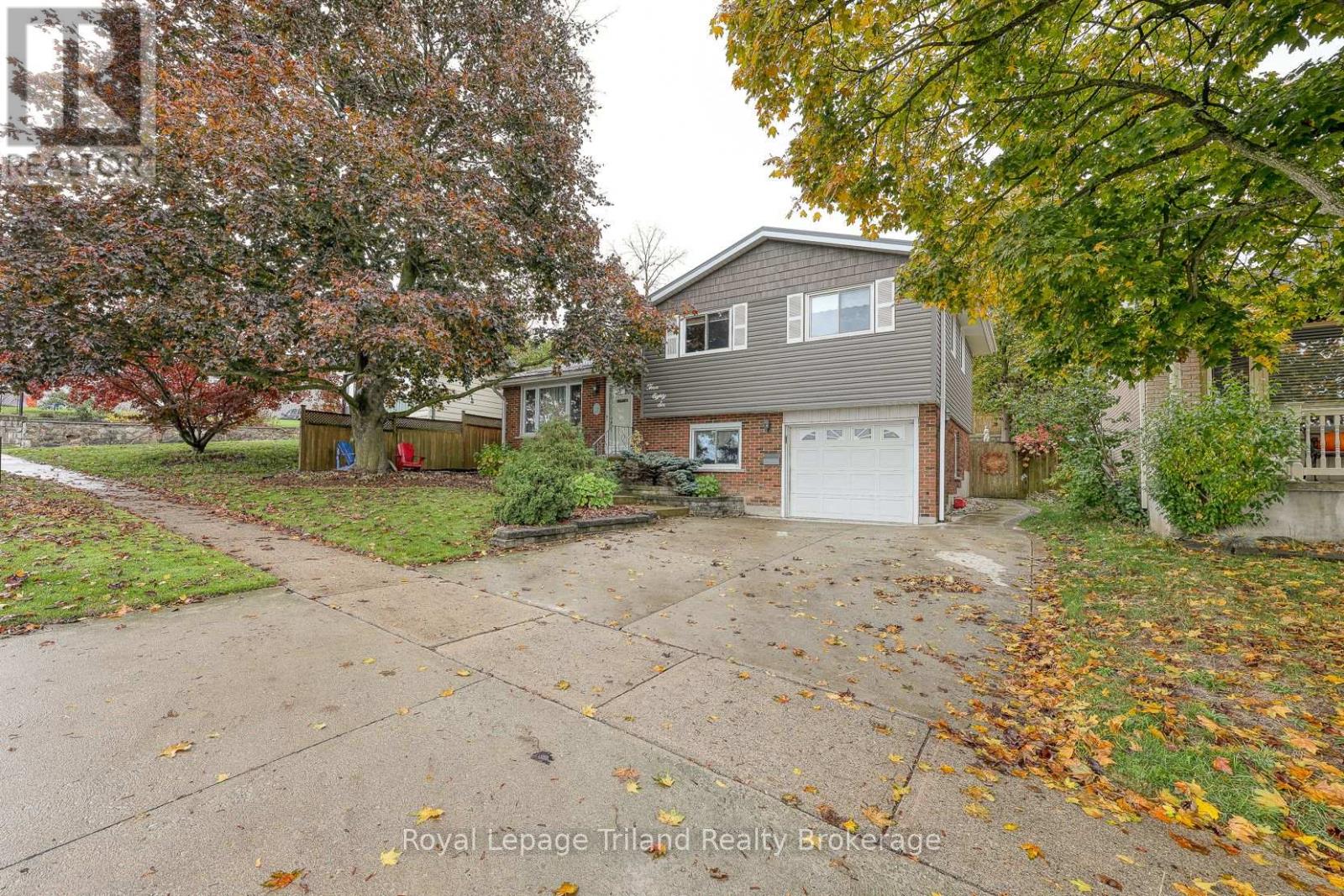 386 Sales Drive, Woodstock, Ontario  N4S 8K3 - Photo 2 - X12480521