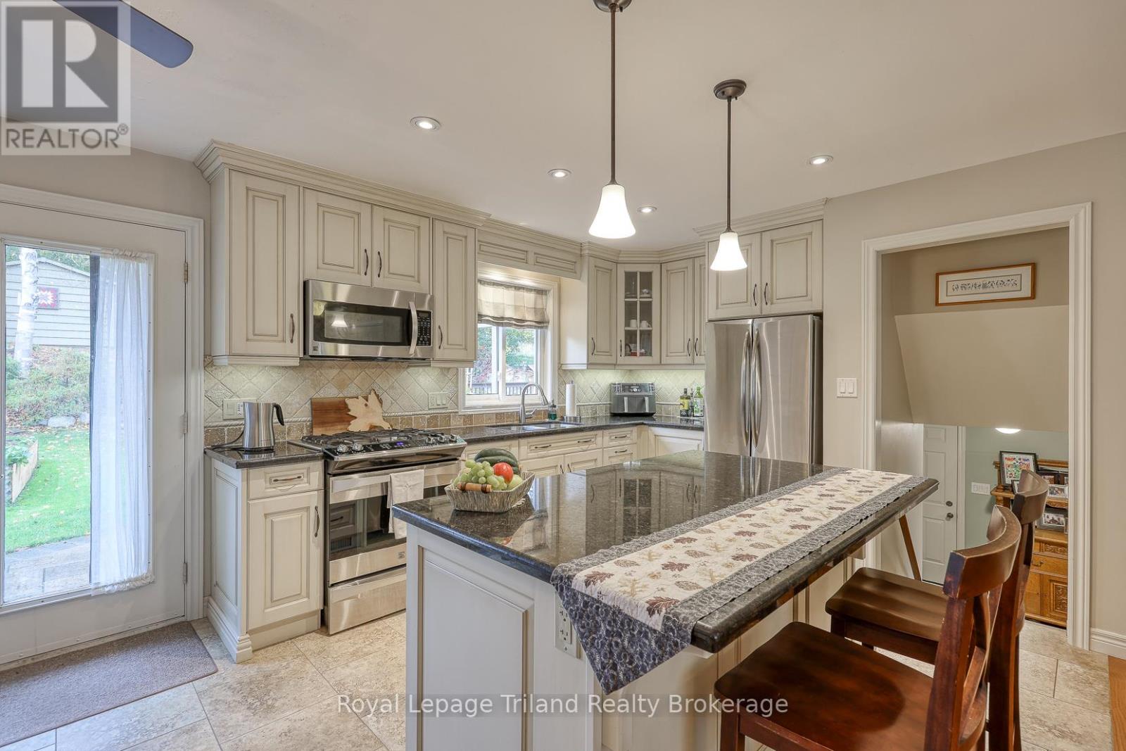 386 Sales Drive, Woodstock, Ontario  N4S 8K3 - Photo 7 - X12480521