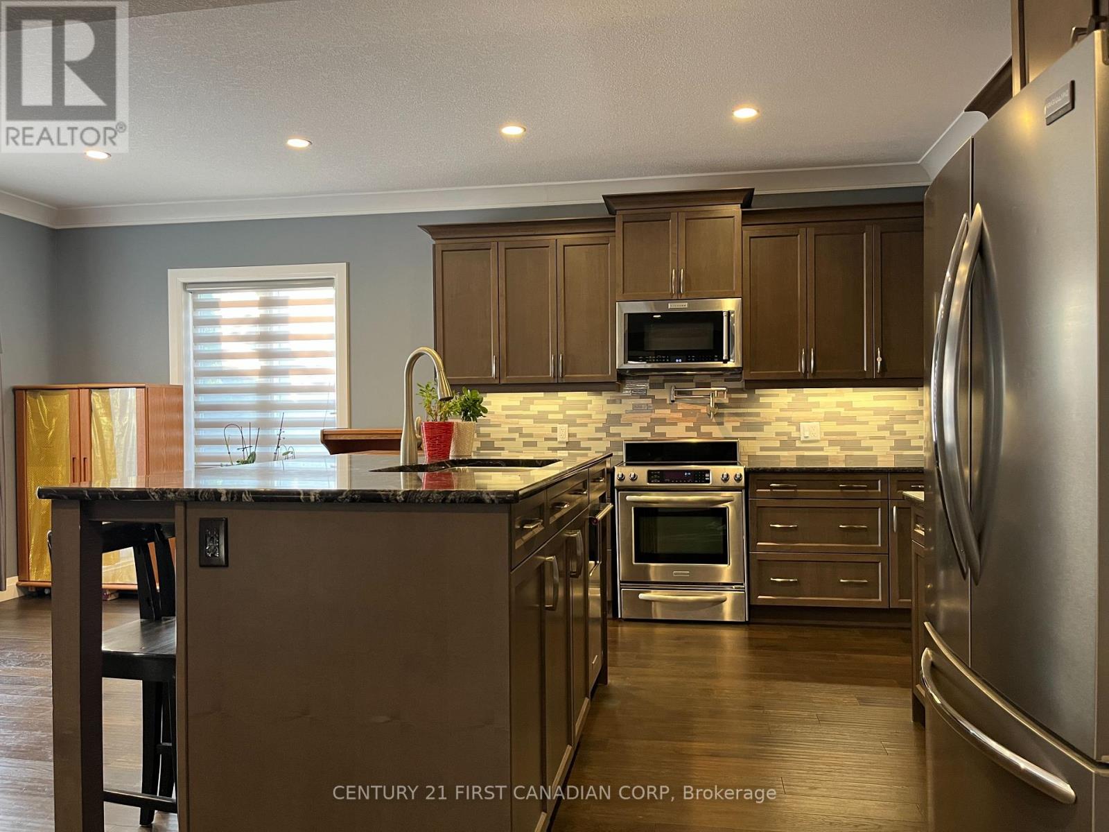 33 - 41 Earlscourt Terrace, Middlesex Centre, Ontario  N0L 1R0 - Photo 11 - X12394458