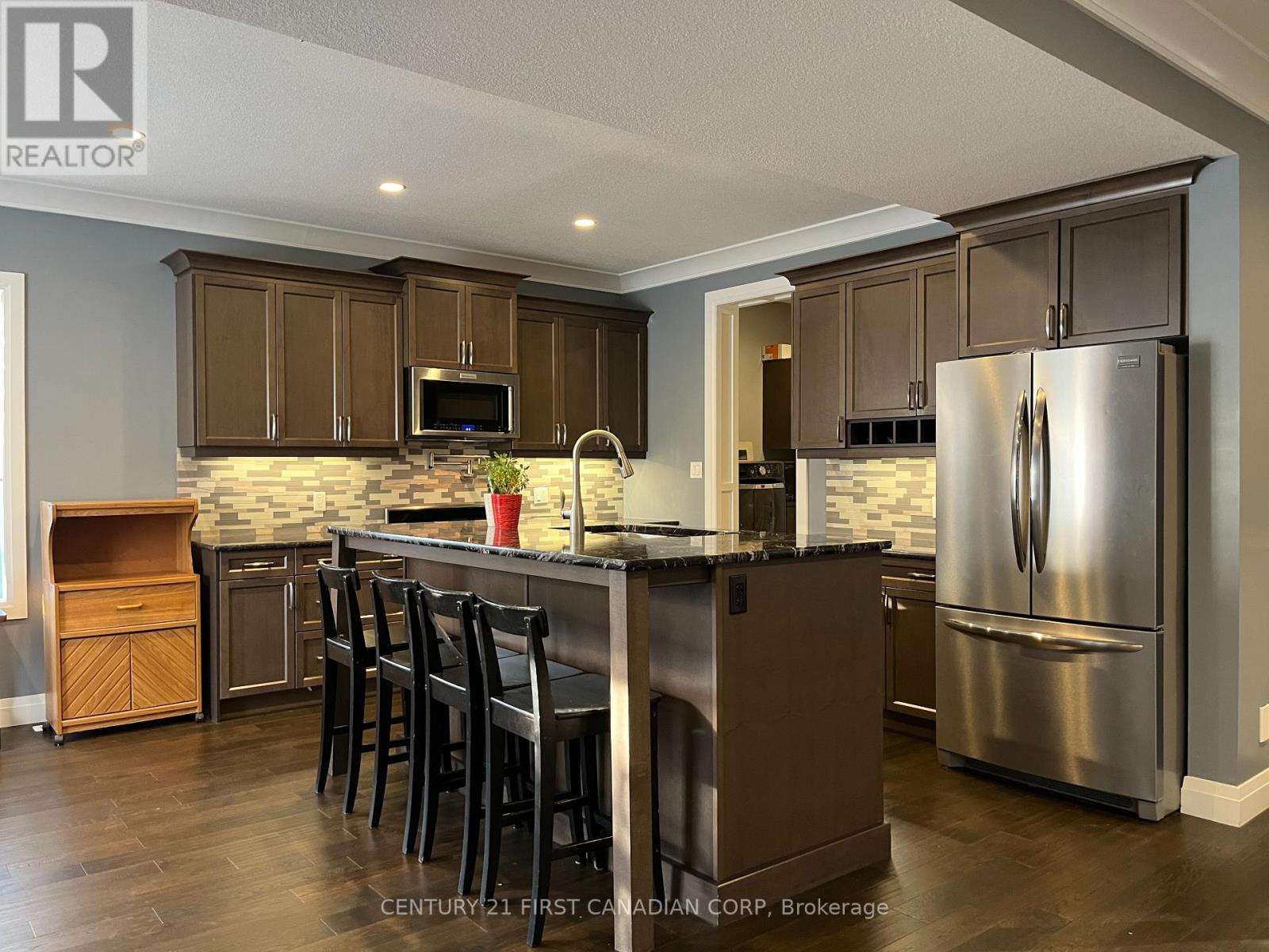 33 - 41 Earlscourt Terrace, Middlesex Centre, Ontario  N0L 1R0 - Photo 9 - X12394458