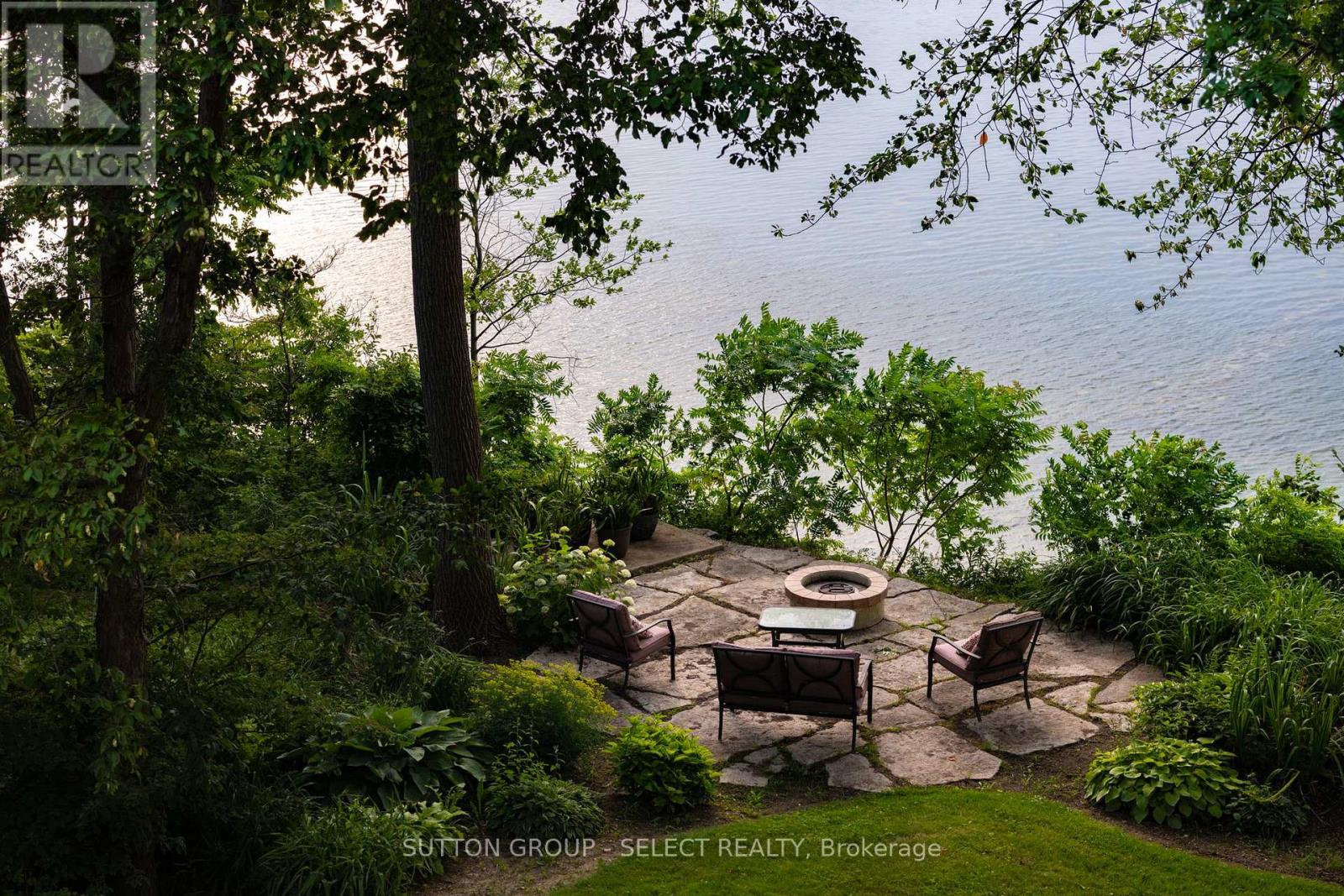 5284 Cliff Road, Lambton Shores, Ontario  N0N 1J7 - Photo 34 - X12480601