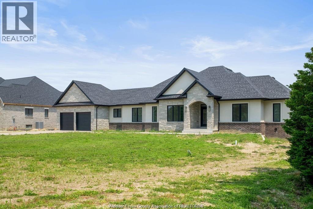 418 County Rd 34, Kingsville, Ontario  N8H 3V6 - Photo 3 - 25027098