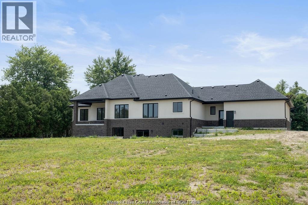 418 County Rd 34, Kingsville, Ontario  N8H 3V6 - Photo 30 - 25027098