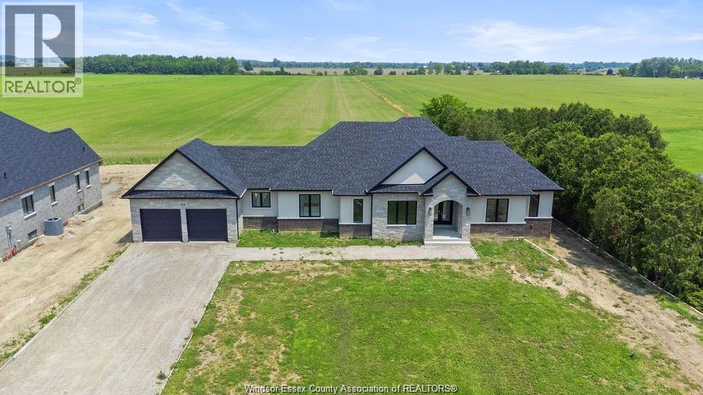 418 County Rd 34, Kingsville, Ontario  N8H 3V6 - Photo 33 - 25027098